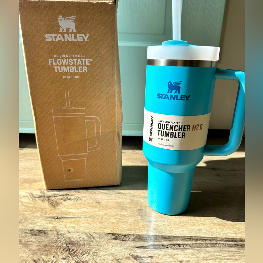 STANLEY QUENCHER H2.0 FLOWSTATE™ TUMBLER | 40 OZ POOL NEW IN BOX
